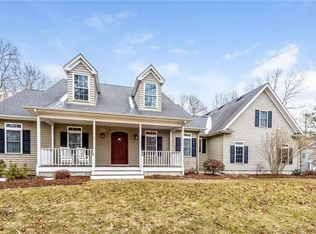 13 Shady Grove Rd, Hope Valley, RI 02832