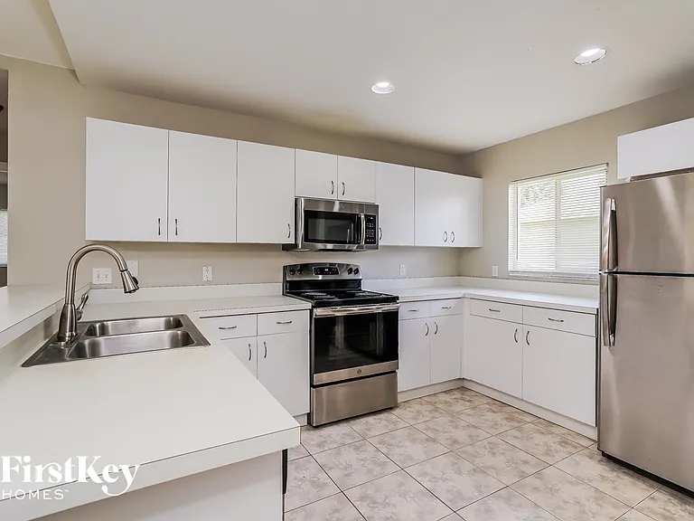 8381 Bahamas Rd — Photo 6