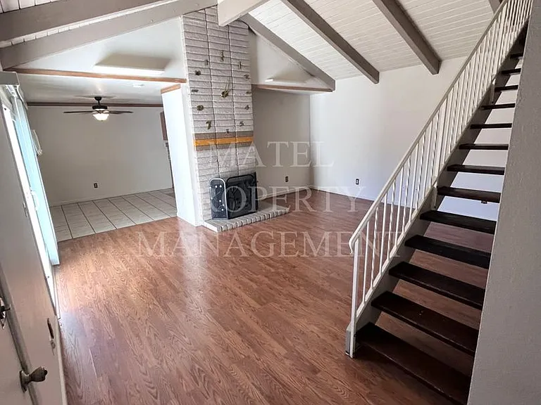 321 Gran Via Ct — Photo 2