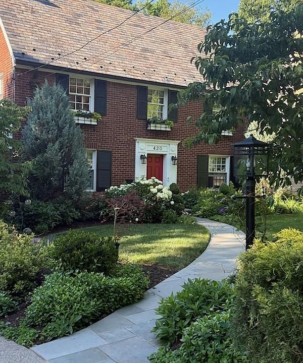 2nd image of 420 Morrison Dr
