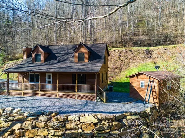 346 Wyoming Dr, Sylva, NC 28779