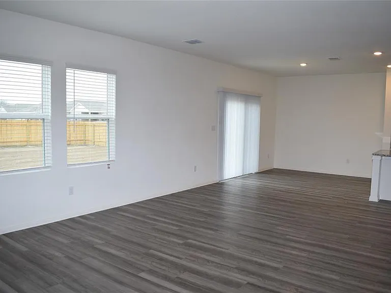 431 Robins Nest Ln — Photo 13