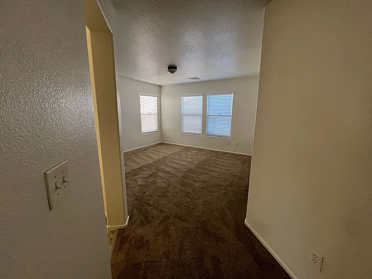 718 Thornford St — Photo 22