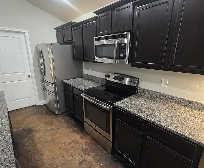 5913 Mile High Ln — Photo 24