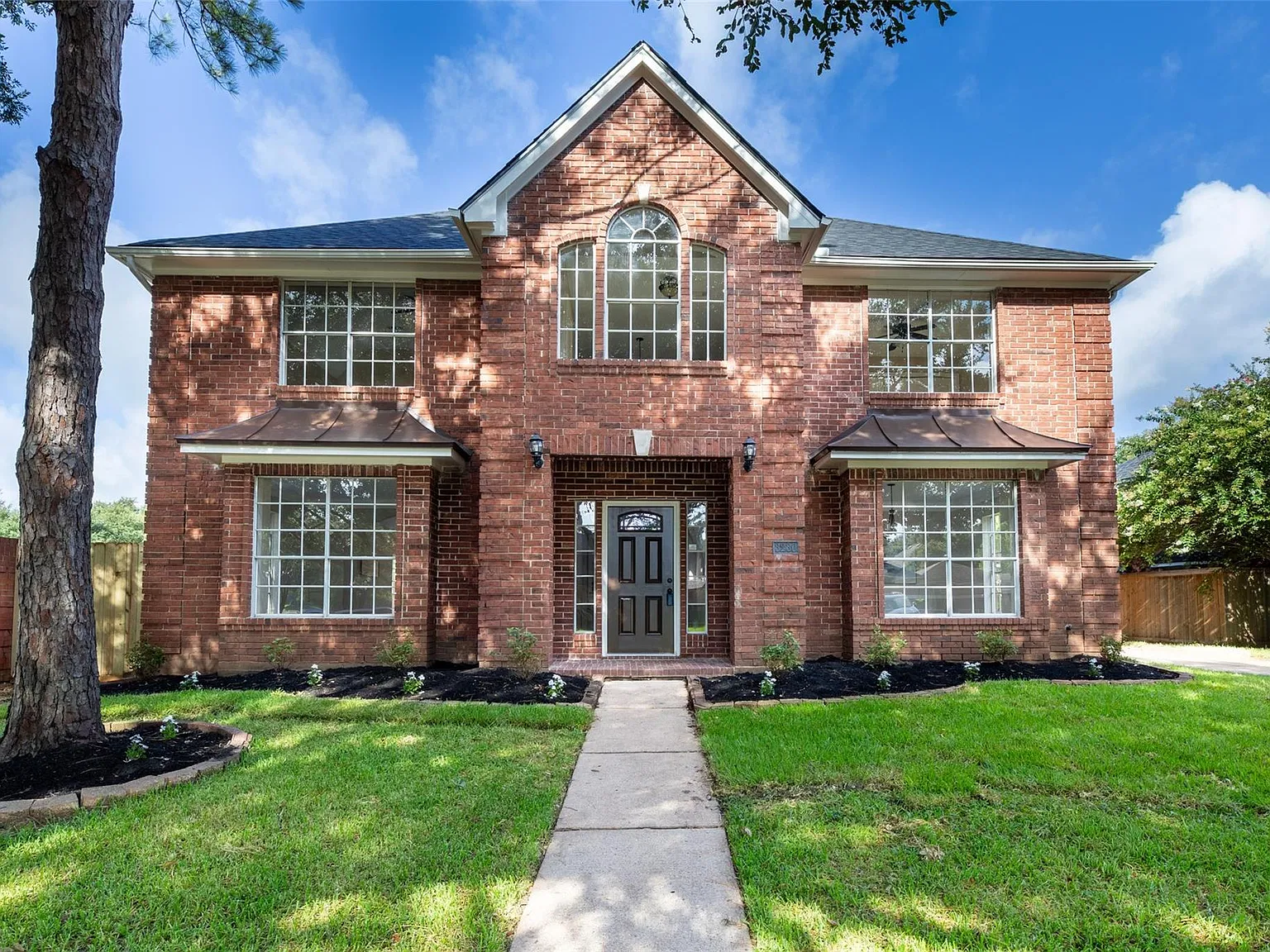 4 bed, 2.5 bath, 3154 sqft, $3,000 — Photo 1