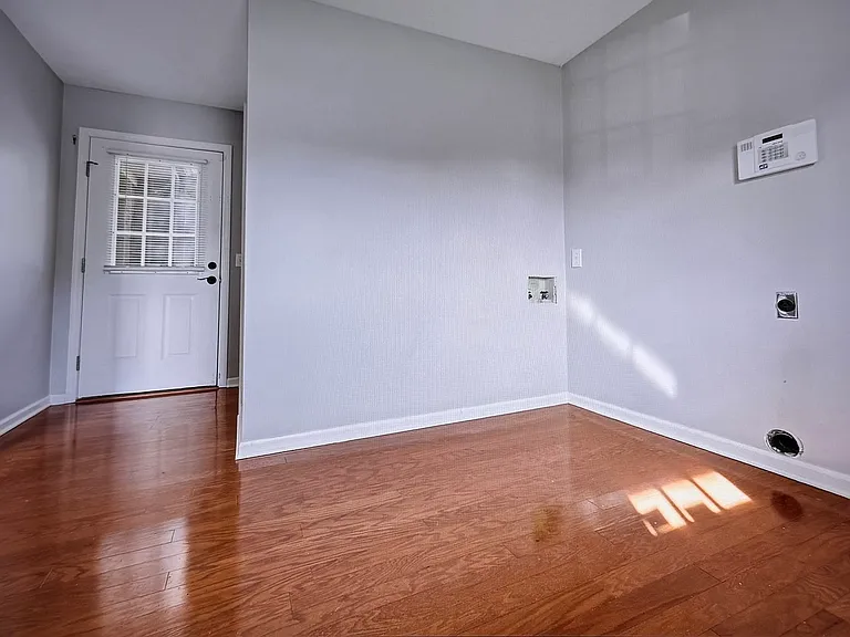 250 Savannah Dr #250 — Photo 16