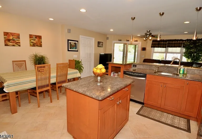 44 Winchester Rd — Photo 4