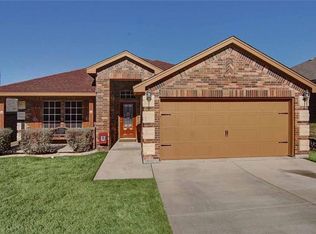 9220 Barbara Dr, White Settlement, TX 76108