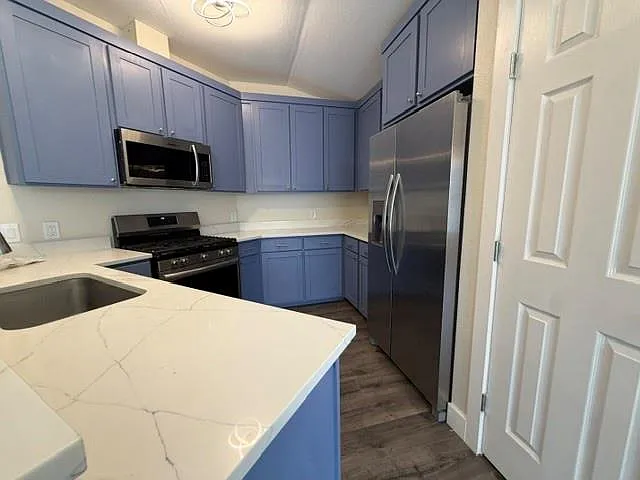 3 bed, 2.0 bath, 1345 sqft, $1,800 — Photo 4