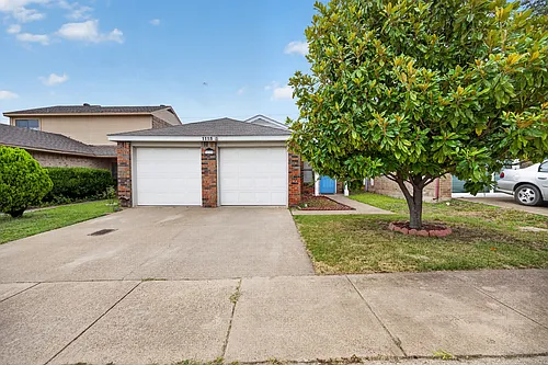 1115 Lombard Ln Photo 1