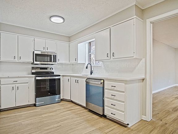 4th image of 1607 Denison Dr