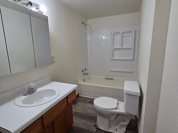 4th image of 1411 Lincoln Ave #1413