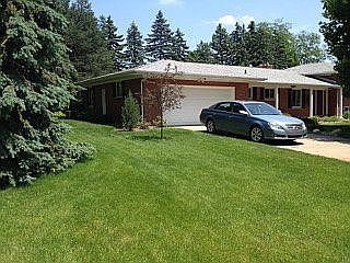 1st image of 155 Edgebrook Dr