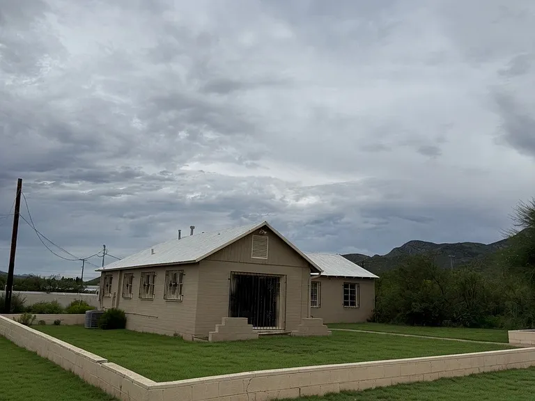 1188 S Naco Hwy — Photo 1