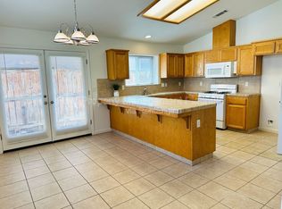 220 River Point, Madera, CA 93637