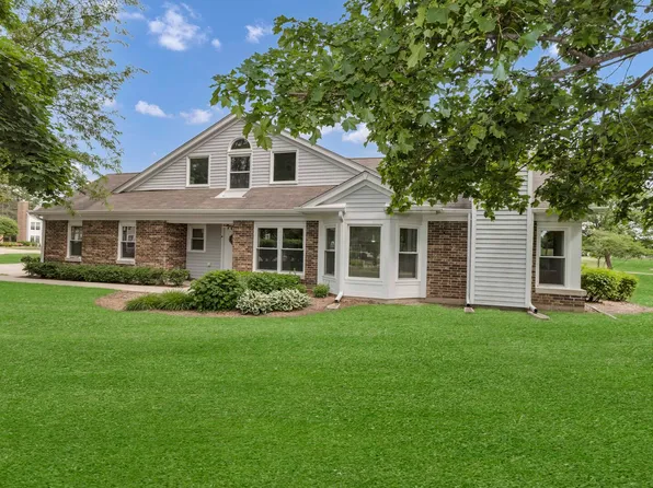 501 Banyan Tree Ln, Buffalo Grove, IL 60089