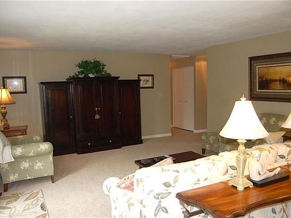 4th image of 220 Prague Ct