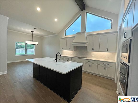 4th image of 9014 Woodbine Dr