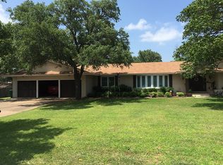 710 Magnolia St, Jacksboro, TX 76458