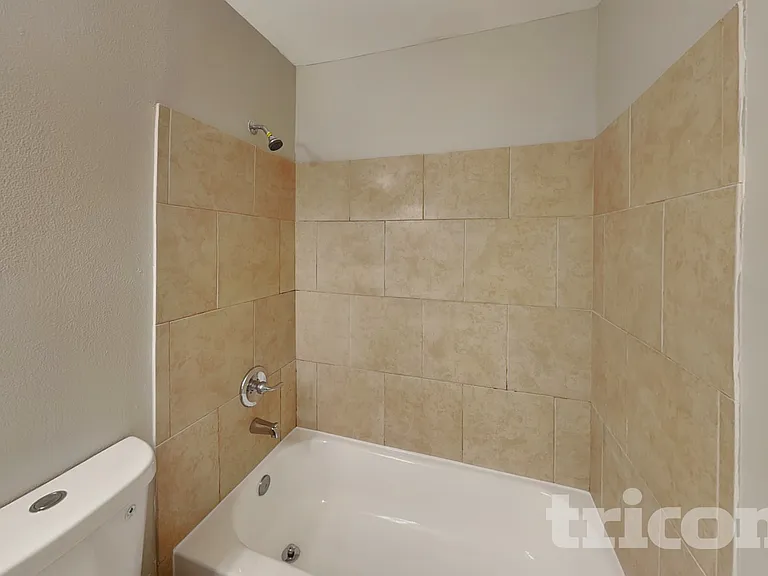 682 Channing Dr — Photo 14