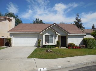215 W Decatur Ave, Clovis, CA 93611