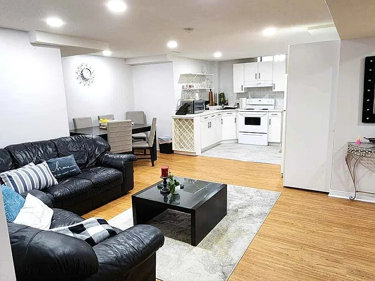 44 Meadowlands Blvd #BASEMENT — Photo 8