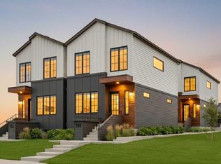 4832 20th Ave NW, Calgary, AB T3B0V3