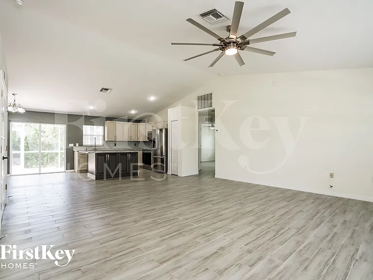 8451 Caloosa Rd — Photo 2
