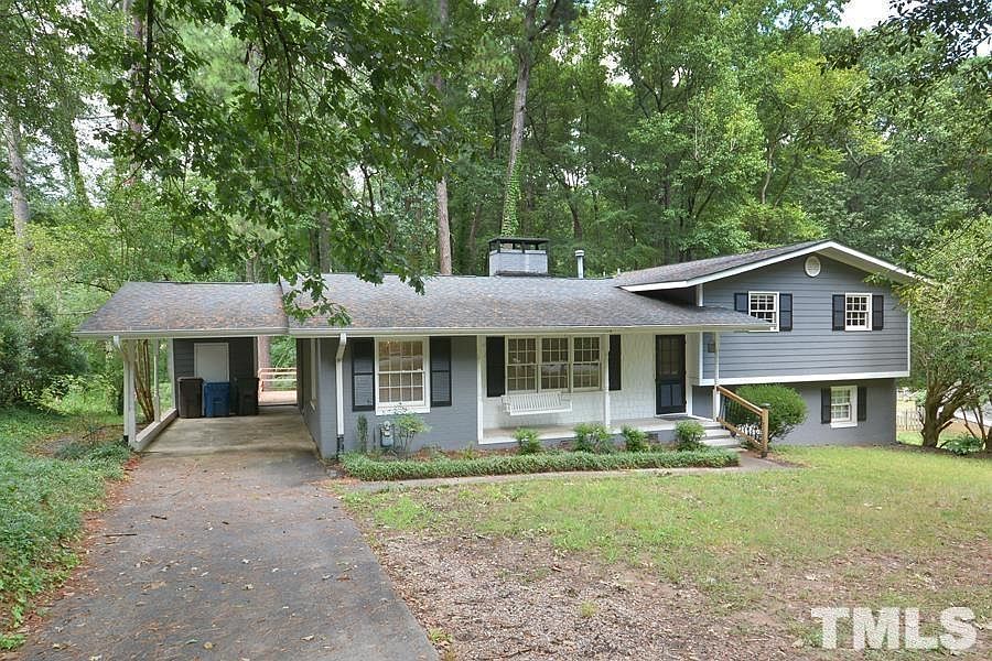 1st image of 18 Winthrop Ct