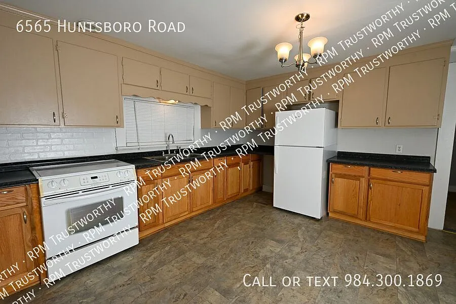 Building Photo - 6565 Huntsboro Rd