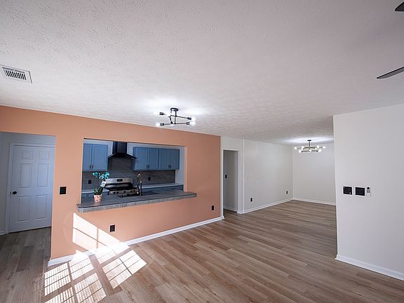 4th image of 2927 8th St