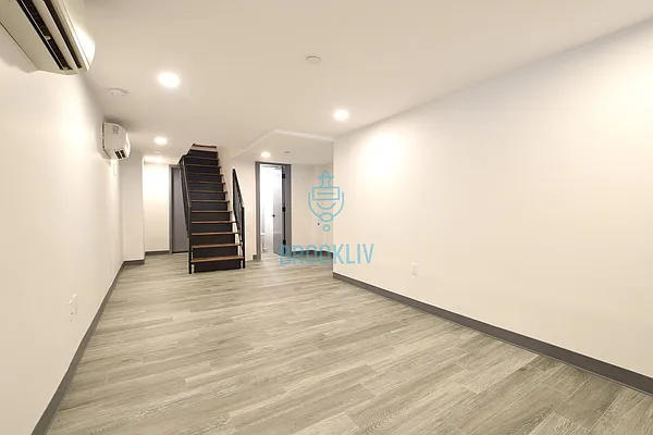 Rented by null | media 6