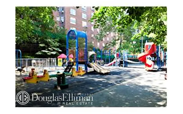 Sold by Douglas Elliman | media 22