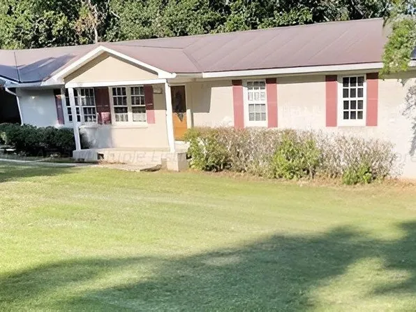 220 Strawberry St, Hamilton, AL 35570