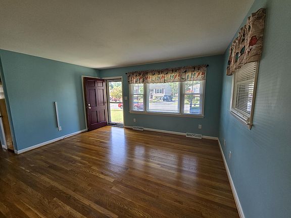 2nd image of 2751 Diplomat Dr