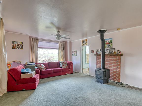 3rd image of 554 W High St