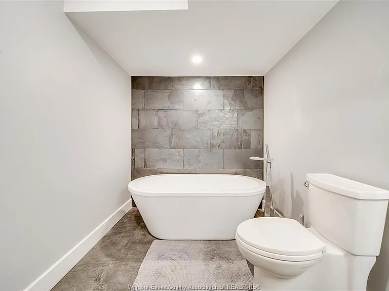 1935 Ethan Ct — Photo 25