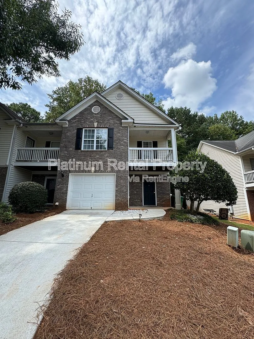 3 bed, 2.5 bath, 1620 sqft, $1,799 — Photo 2