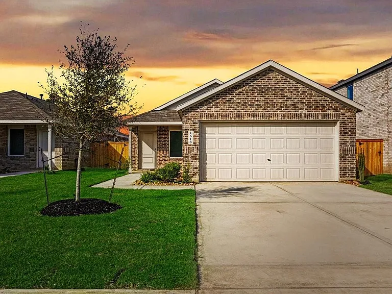1618 Gardenia Blossom Ln — Photo 1