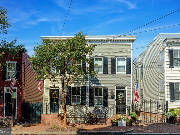 4th image of 717 S Lee St