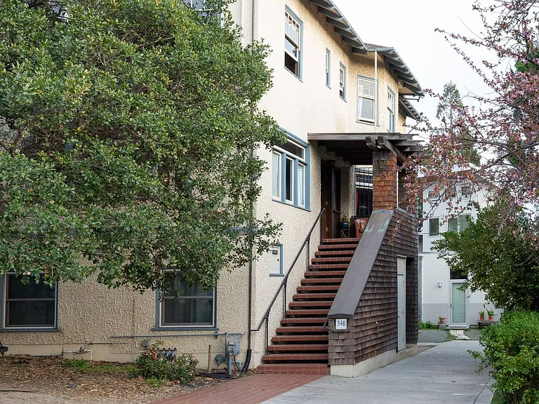 348 Warwick Ave — Photo 36