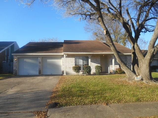 1st image of 1118 New Tree Ln