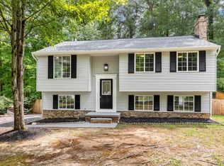 10501 White Rabbit Rd, North Chesterfield, VA 23235