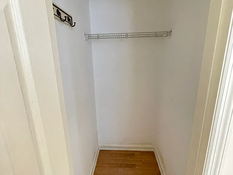 1109 Rockland Ave #1L — Photo 12