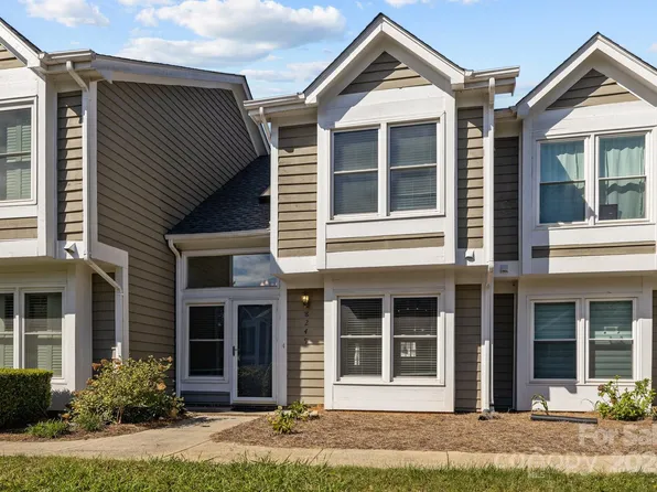 8249 Tradd Ct, Charlotte, NC 28210