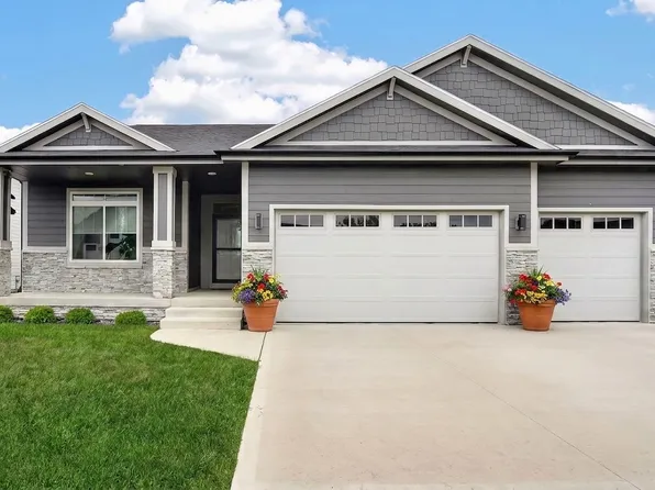 9815 Watermeadow Cir, Johnston, IA 50131
