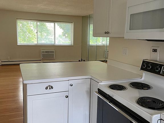 Newly Remodeled Eat In Kitchen Facing Living Room