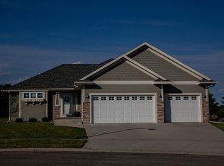 1115 Emerald Cir, Brookings, SD 57006