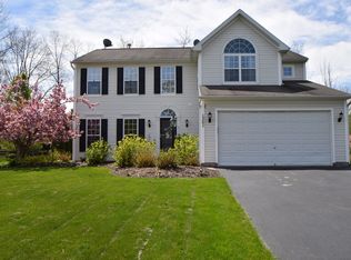 1301 Surrey Garden Way, Webster, NY 14580