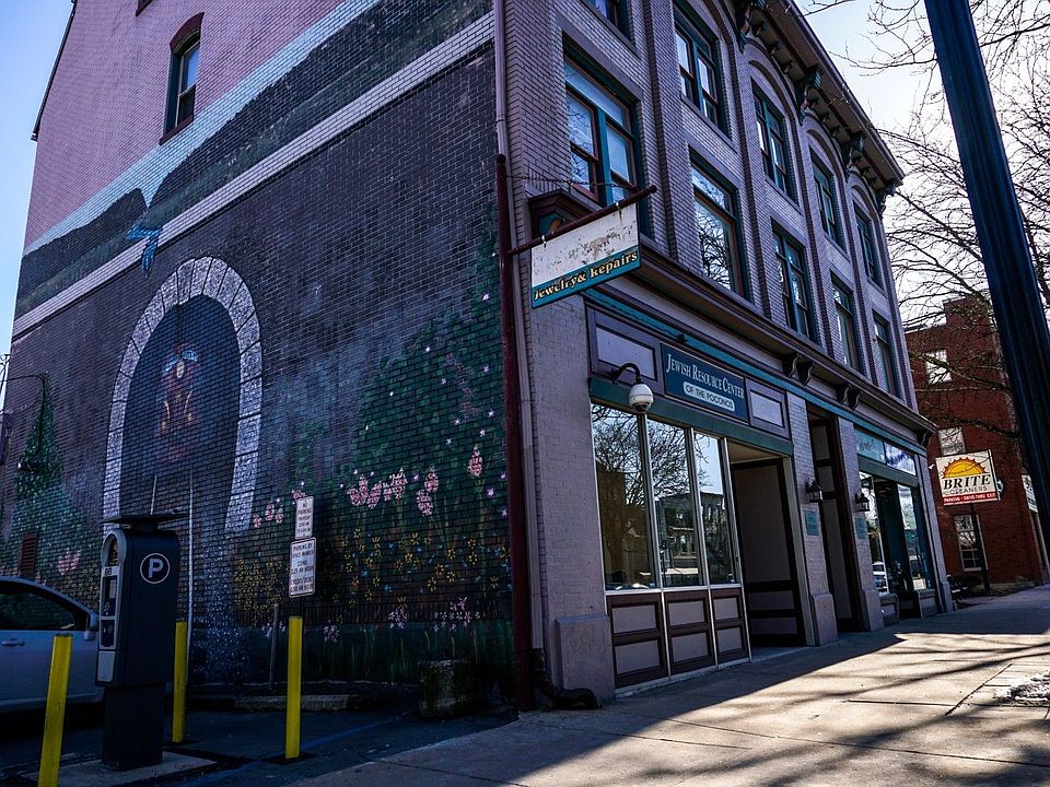 1st image of 729 Main St #27